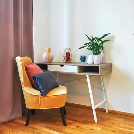 Apart Otel Dlouha - Old Town Prag