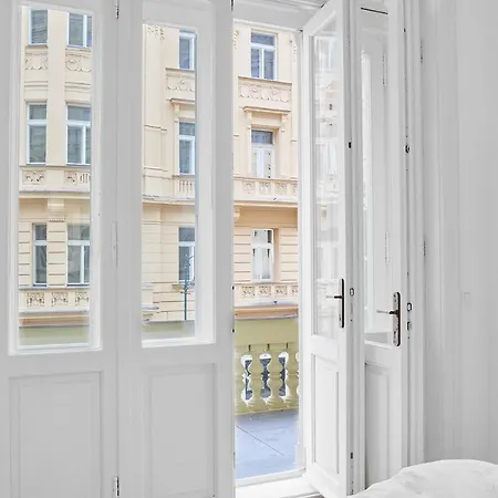 Apart Otel Dlouha - Old Town