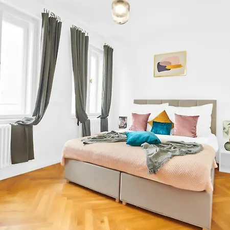 Apart Otel Dlouha - Old Town Prag