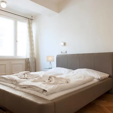 Apart Otel Dlouha - Old Town