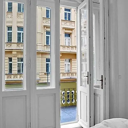 Pytloun Bristol Lejlighedshotel 4*