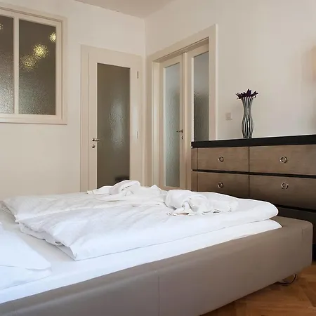 Pytloun Bristol Apart Otel Prag